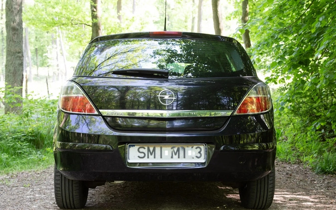 Opel Astra cena 18000 przebieg: 169900, rok produkcji 2008 z Orzesze małe 379